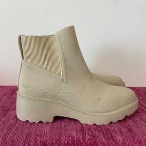 NEW Vivaia Everly Round Toe Platform Chunky Wedge Boots Beige Size EU 42/US 10.5